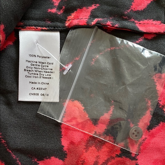 Talbots Relaxed Graphic Blouse Red Black - Picture 8 of 8